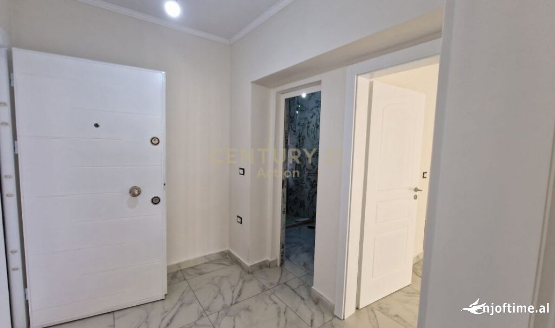 Ambient per zyra me Qira ne Tirane te Re! - 500Euro | 61m2