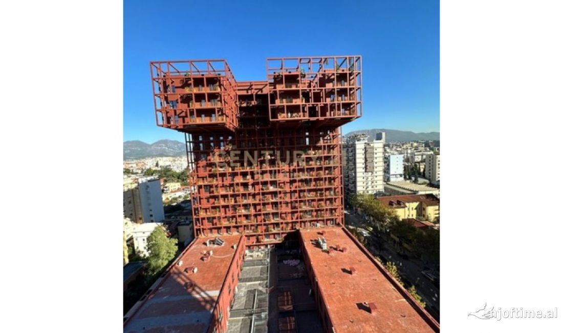 JEPET ME QERA NJESI 100M2 + 2 POSTE PARKIMI TE RRUGA E KAVAJES- 1500 EURO!!