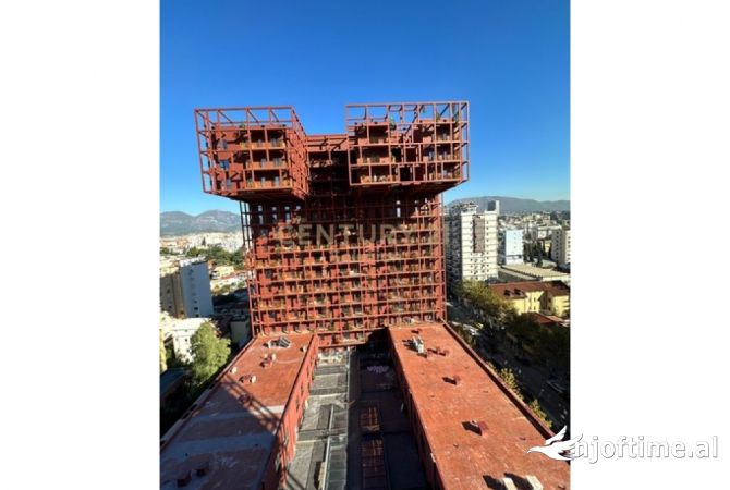 Ambiente Commerciale in Affitto 3+1 a Tirana - 1,500 Euro
