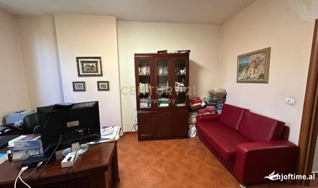 Zyre per qira prane Drejtorise se Policise- 500 Euro!!