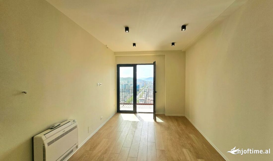 ZYRE PER QIRA NE TIRANA GARDEN BUILDING + POST PARKIMI -800 EURO!!