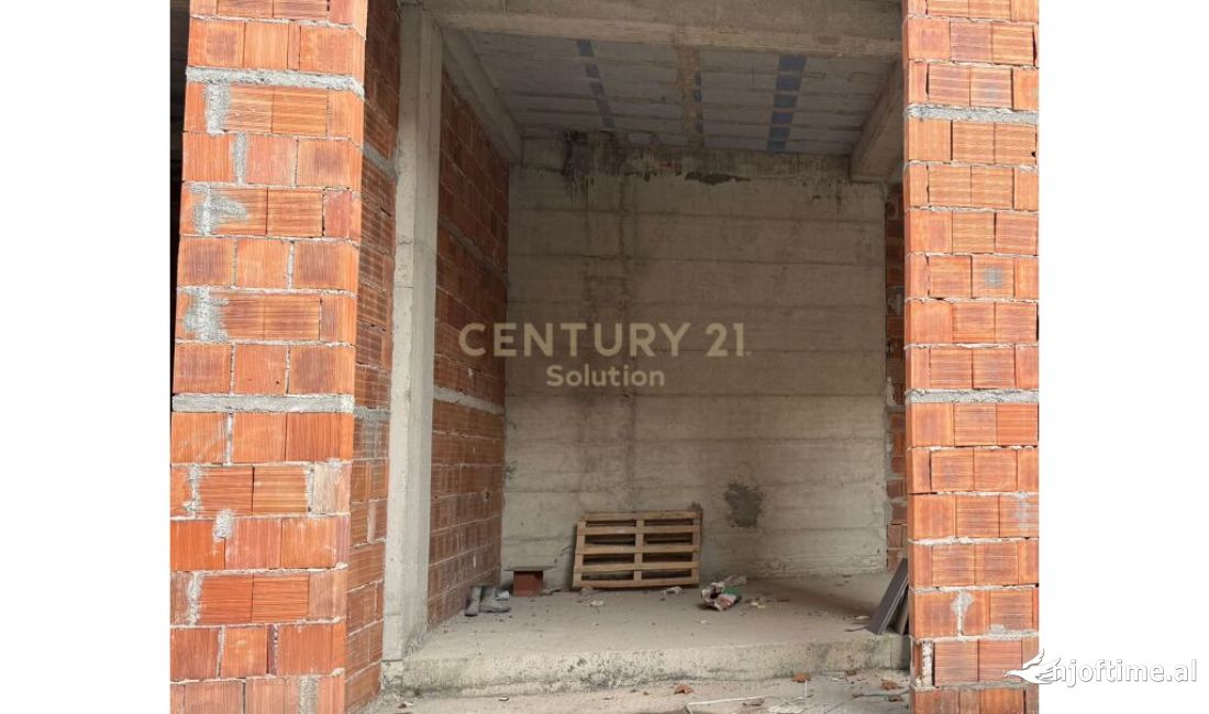 SHITET AMBJENT KOMERCIAL NE ASTIR!!