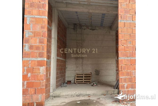 SHITET AMBJENT KOMERCIAL NE ASTIR!!