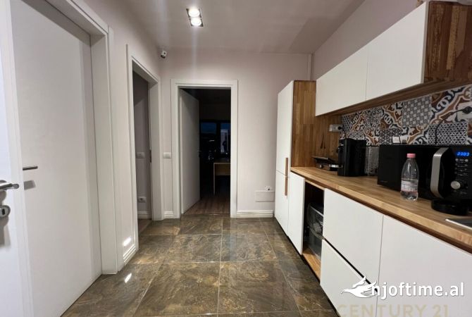 ZYRA PER QIRA TEK RING CENTER!