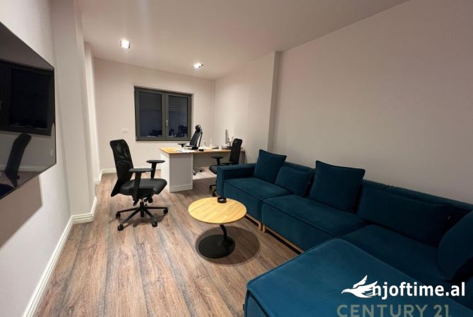 ZYRA PER QIRA TEK RING CENTER!