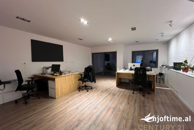 ZYRA PER QIRA TEK RING CENTER!