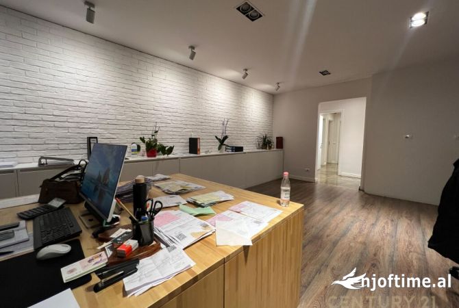 ZYRA PER QIRA TEK RING CENTER!