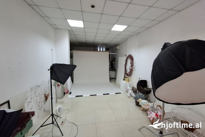 Ambient biznesi ne shitje 1+1 ne Tirane - 98,000 Euro