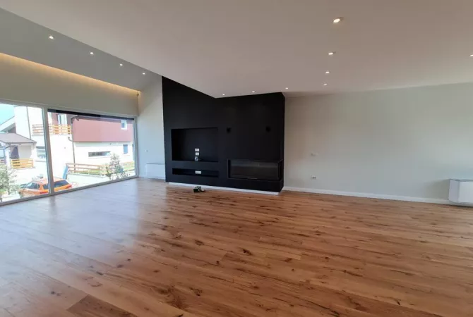 Villa di lusso in vendita a Tirana 4+1, SemiArredato