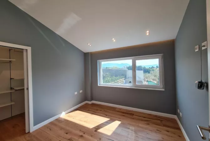 Villa di lusso in vendita a Tirana 4+1, SemiArredato