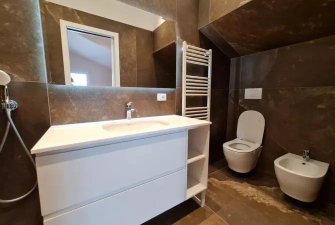 Villa di lusso in vendita a Tirana 4+1, SemiArredato