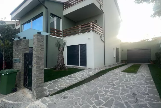 Villa di lusso in vendita a Tirana 4+1, SemiArredato