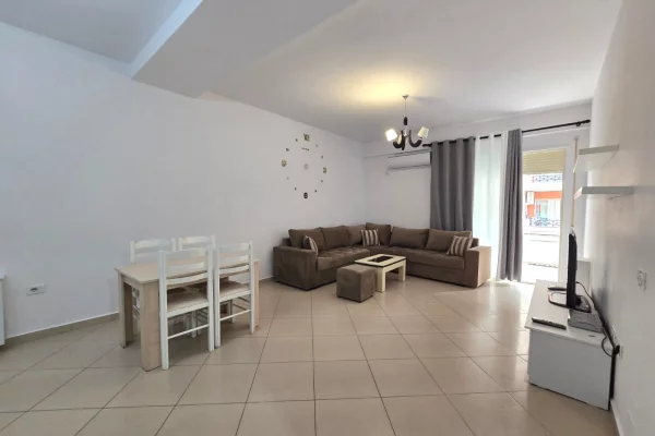 Shtepi me qera Apartament ne Tirane, 2+1, Mobilimi E mobiluar, Pagesa 550  Euro.