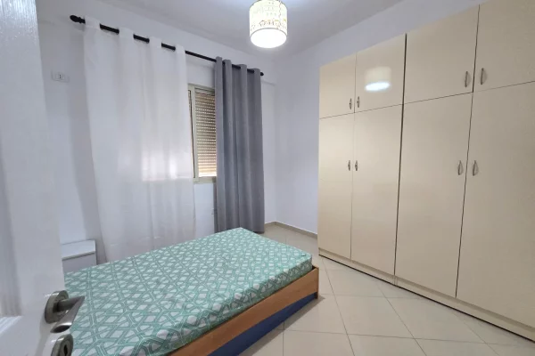Shtepi me qera Apartament ne Tirane, 2+1, Mobilimi E mobiluar, Pagesa 550  Euro.
