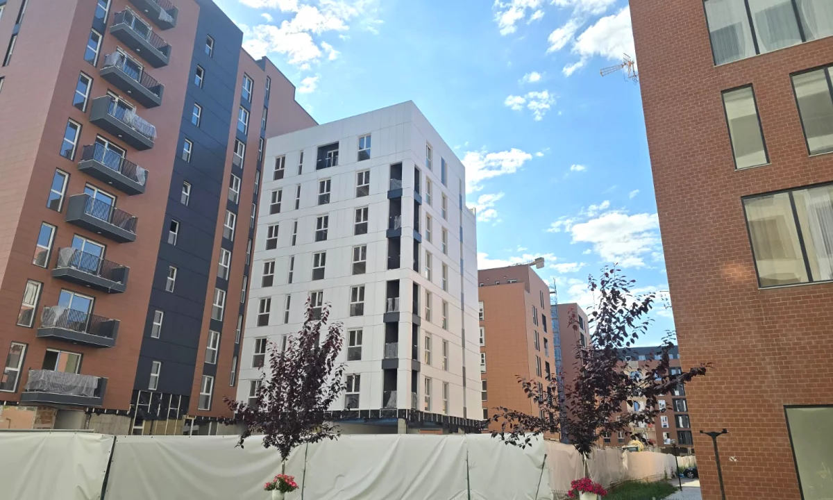 Shtepi ne shitje Apartament ne Tirane, 2+1, Mobilimi Bosh, pa mobiluar, Pagesa 205,000  Euro.
