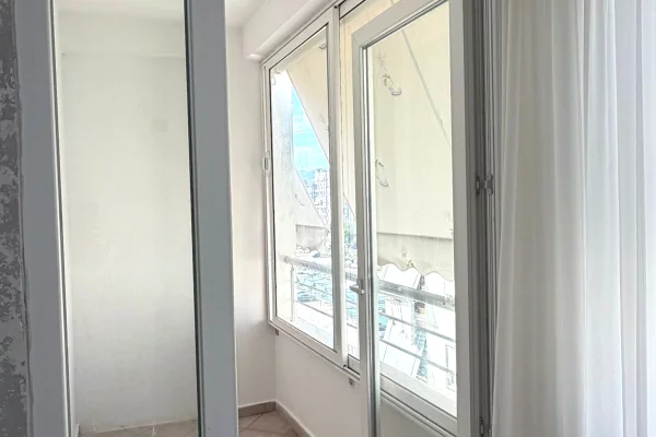 Shtepi ne shitje Apartament ne Tirane, 1+1, Mobilimi E mobiluar, Pagesa 12,100,000  Leke.