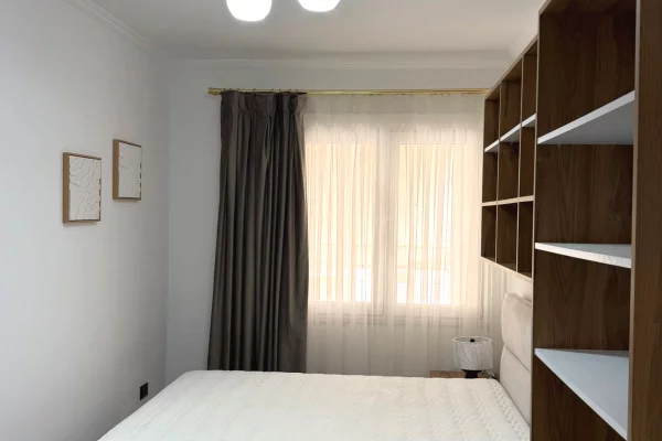 Shtepi ne shitje Apartament ne Tirane, 1+1, Mobilimi E mobiluar, Pagesa 12,100,000  Leke.