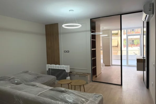 Shtepi me qera Apartament ne Tirane, 1+1, Mobilimi E mobiluar, Pagesa 75,000  Leke.