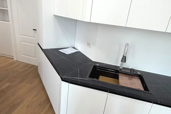 Shtepi me qera Apartament ne Tirane, 1+1, Mobilimi E mobiluar, Pagesa 700  Euro.