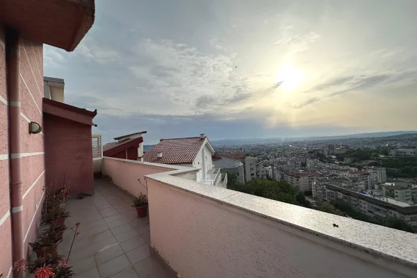 Shtepi ne shitje 2+1 ne Tirane - 150,000 Euro