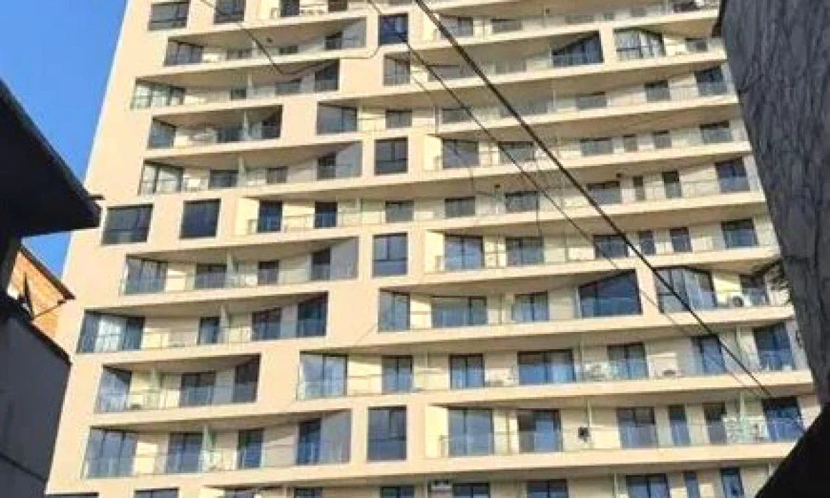 Shtepi ne shitje Apartament ne Tirane, 3+1, Mobilimi Bosh, pa mobiluar, Pagesa 456,000  Euro.