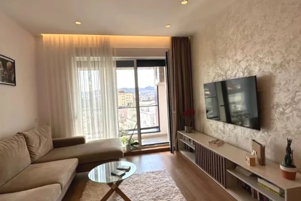 Shtepi ne shitje Apartament ne Tirane, 2+1, Mobilimi E mobiluar, Pagesa 270,000  Euro.