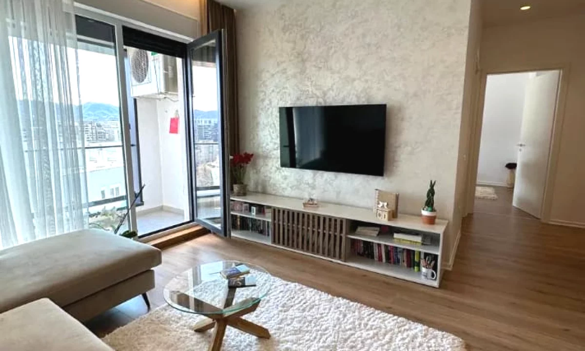 Shtepi ne shitje Apartament ne Tirane, 2+1, Mobilimi E mobiluar, Pagesa 270,000  Euro.