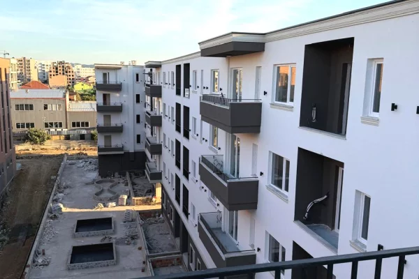 Shtepi ne shitje Apartament ne Tirane, 1+1, Mobilimi Bosh, pa mobiluar, Pagesa 62,000  Euro.