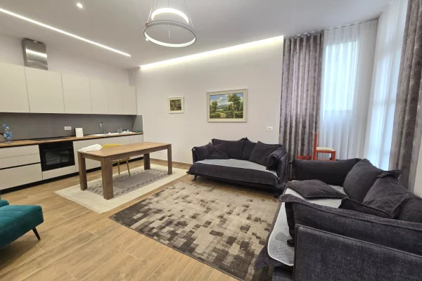 Shtepi me qera 2+1 ne Tirane - 900 Euro