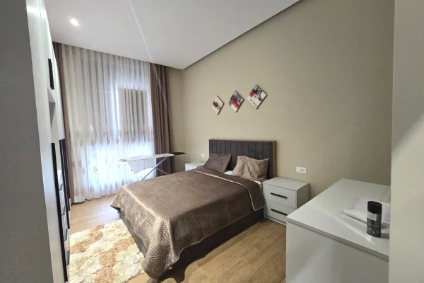 Shtepi me qera Apartament ne Tirane, 2+1, Mobilimi E mobiluar, Pagesa 900  Euro.