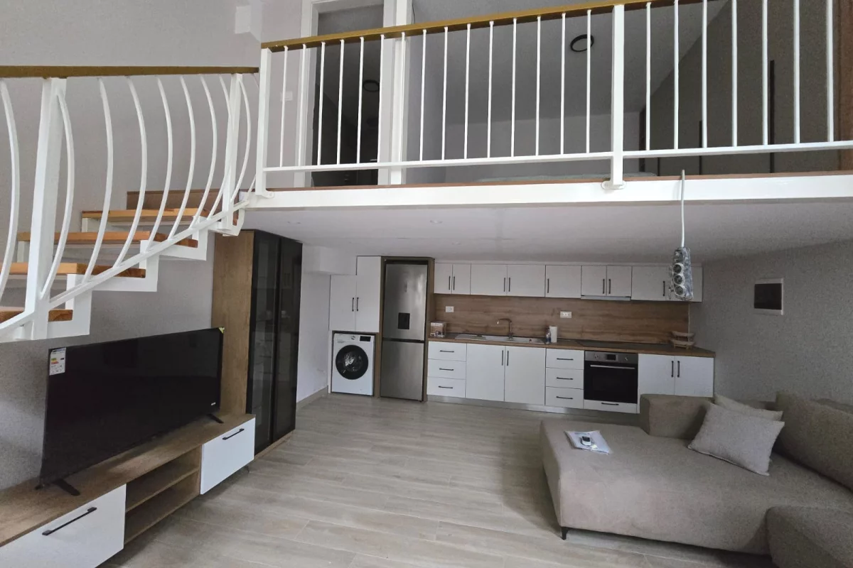 Shtepi me qera Duplex(shtepi me 2 kate) ne Tirane, 1+1, Mobilimi E mobiluar, Pagesa 50,000  Leke.