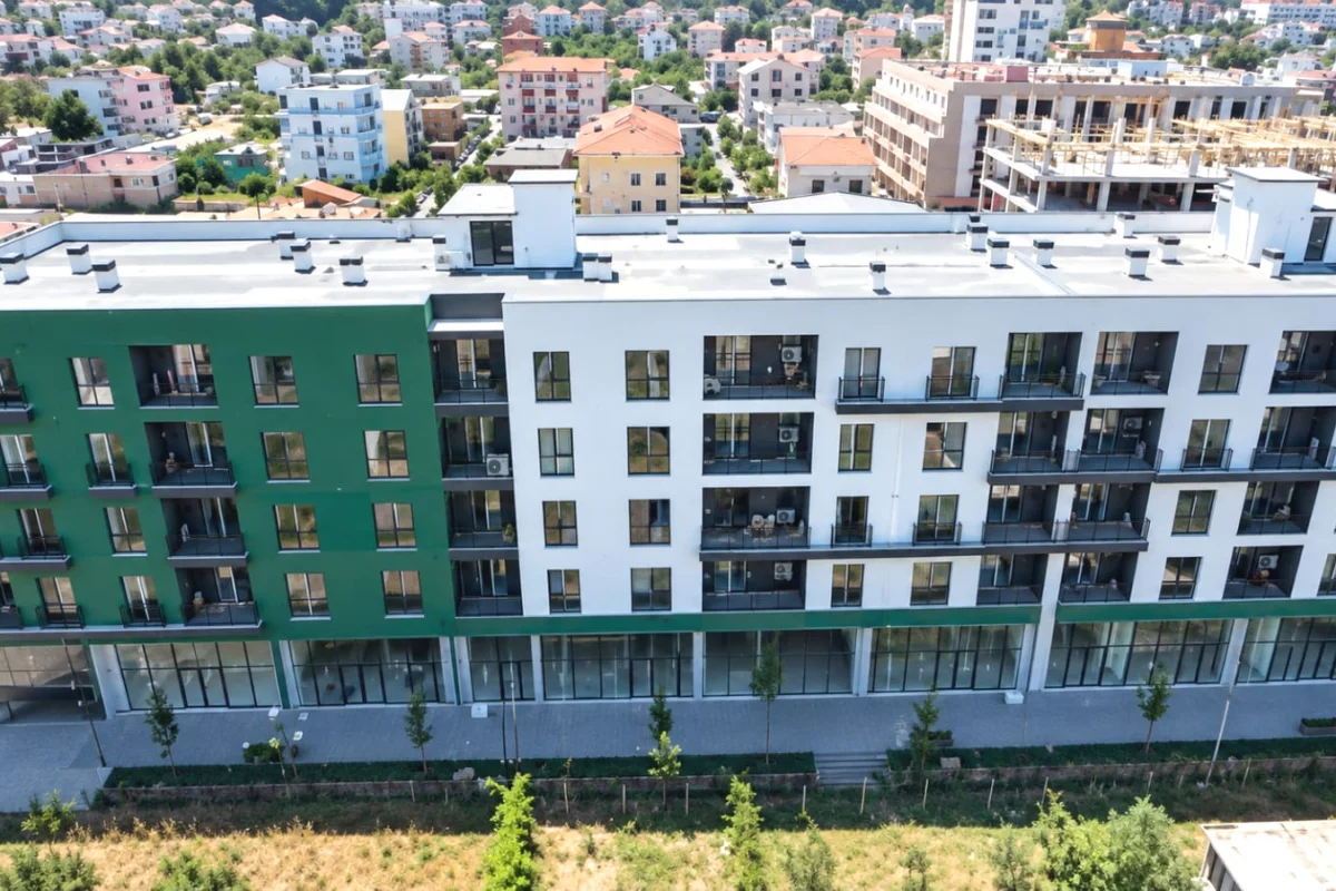Shtepi ne shitje Apartament ne Tirane, 2+1, Mobilimi Bosh, pa mobiluar, Pagesa 110,000  Euro.