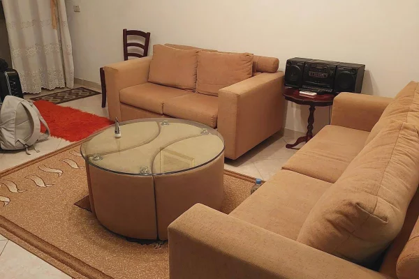 Shtepi ne shitje Apartament ne Tirane, 1+1, Mobilimi Pjeserisht e mobiluar, Pagesa 165,000  Euro.
