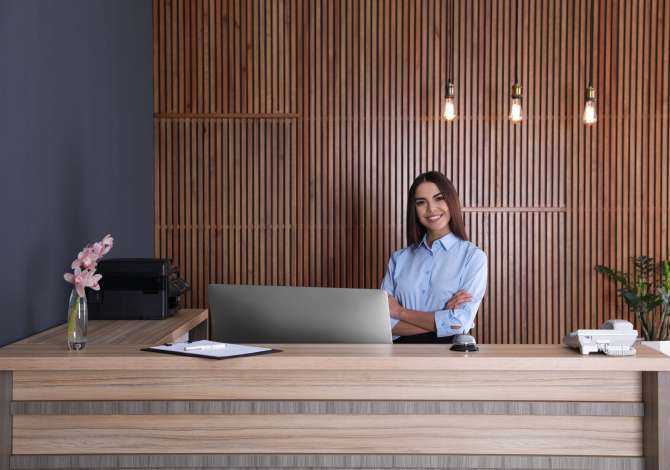 Offerte di lavoro per Recepsionise, Sanitare a Valona