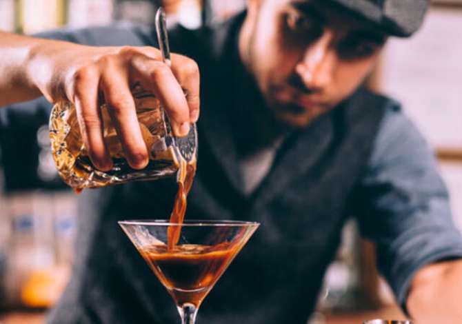 Njoftime Pune per Banakier/e, Kamarier/e ne Tirane