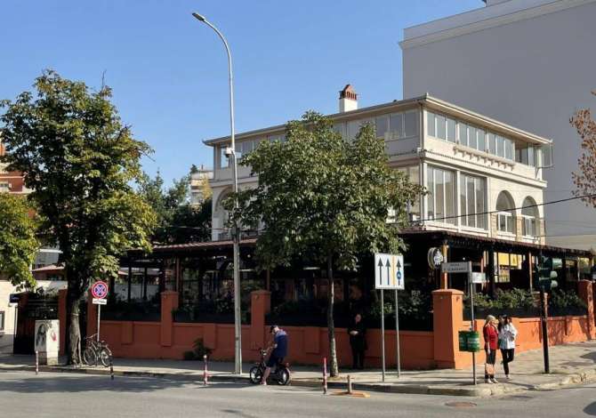 Offerte di lavoro a Tirana, Profession Kamarier/e , , Pagamento Trattabile.