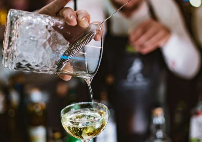 Njoftime Pune per Banakier/e,Sanitare ne Tirane