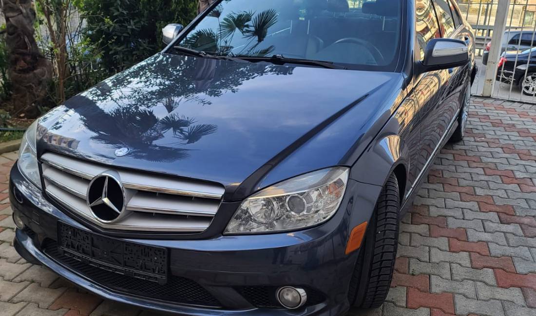 Jepet makina Mercedes c class me qera duke filluar nga 45 euro dita