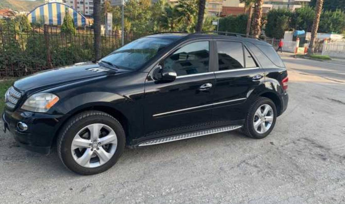 Jepet makina Mercedes ml 4x4 me qera duke filluar nga 45 euro dita