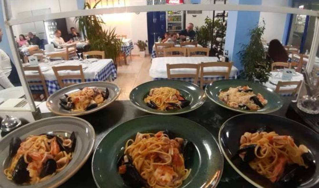 Offerte di lavoro a Tirana, Profession Kamarier/e,Ndihmes Kamarier/e, Ndihmes kuzhine, Zgarist , , Pagamento Trattabile.