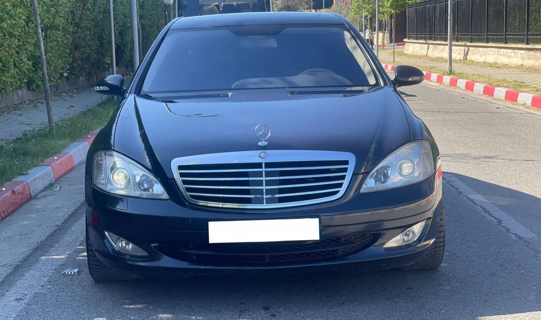 Jepet makina Benz S me qera duke filluar nga 90 euro dita