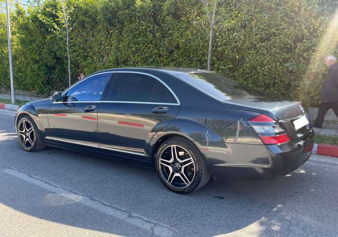 Jepet makina Benz S me qera duke filluar nga 90 euro dita