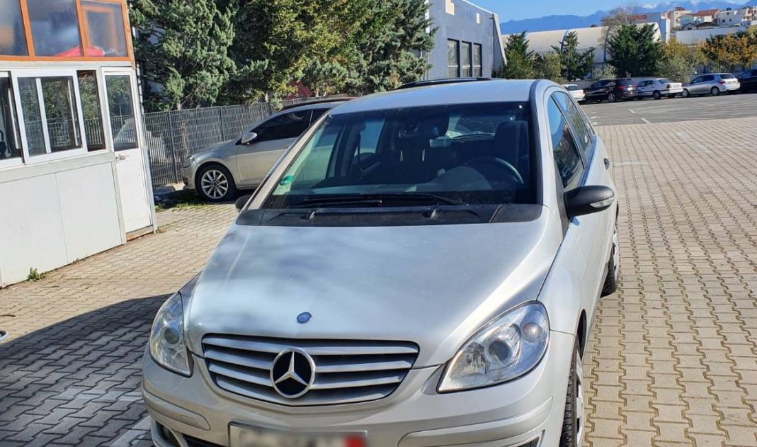 Jepet makina Mercedes B class duke filluar nga 30 euro dita