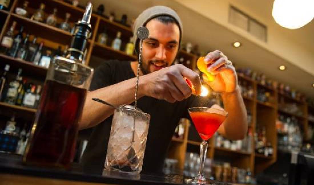 Offerte di lavoro a Tirana, Profession Kamarier/e, Banakier/e , Principiante/Poca esperienza, Pagamento Trattabile.