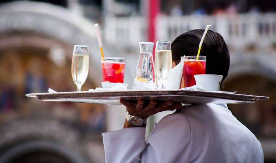 Offerte di lavoro a Tirana, Profession Kamarier , Con esperienza, Pagamento Trattabile.