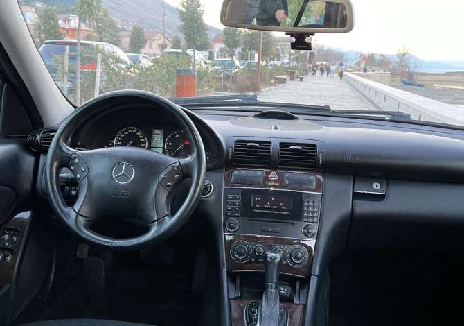 Jepet makina C clas me qera duke filluar nga 25 euro dita