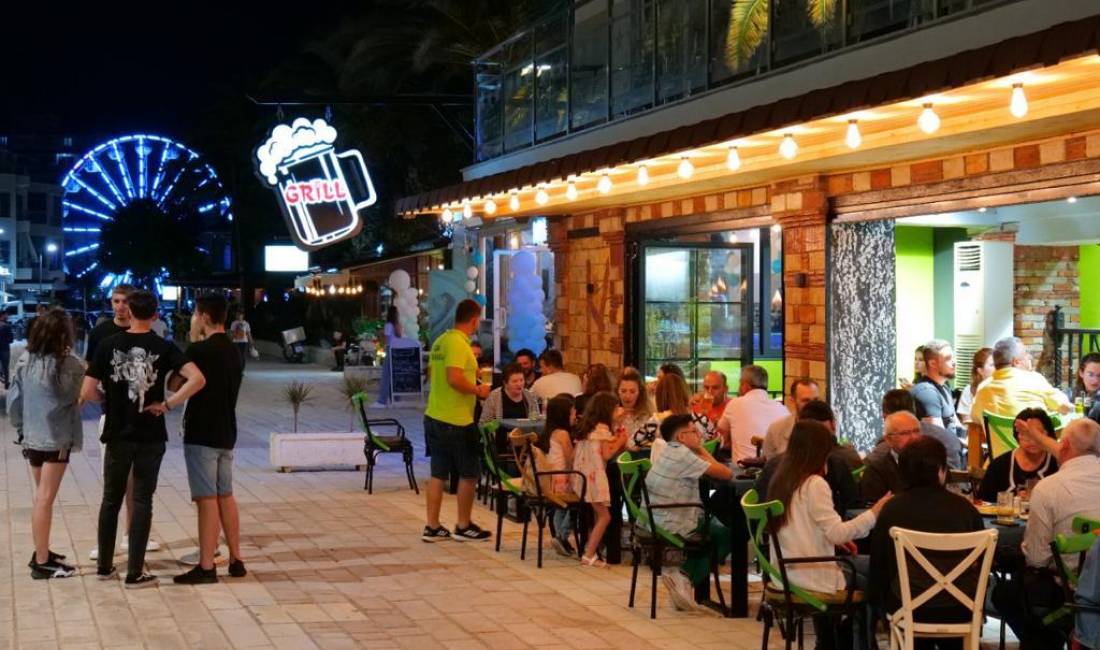 Offerte di lavoro a Santa Quaranta, Profession Kamarier/e, Zgarist, Sanitare  , Con esperienza, Pagamento Trattabile.