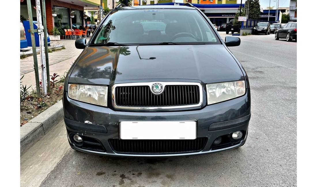 Jepet makina Skoda Fabia  me qera duke filluar nga 28 euro/dita