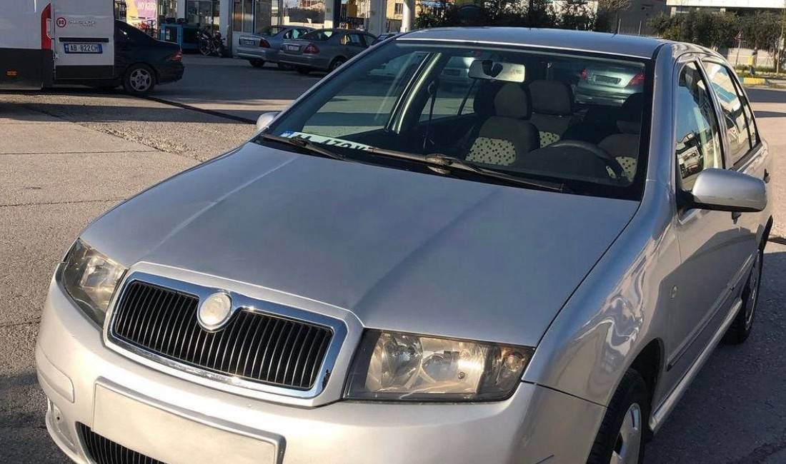 Jepet makina Skoda Fabia  me qera duke filluar nga 25 euro/dita