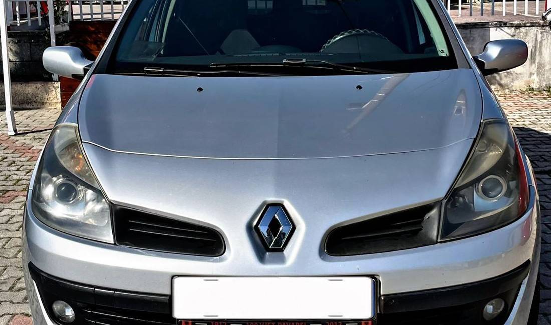 Jepet makina Renault Clio me qera duke filluar nga 30 Euro/dita